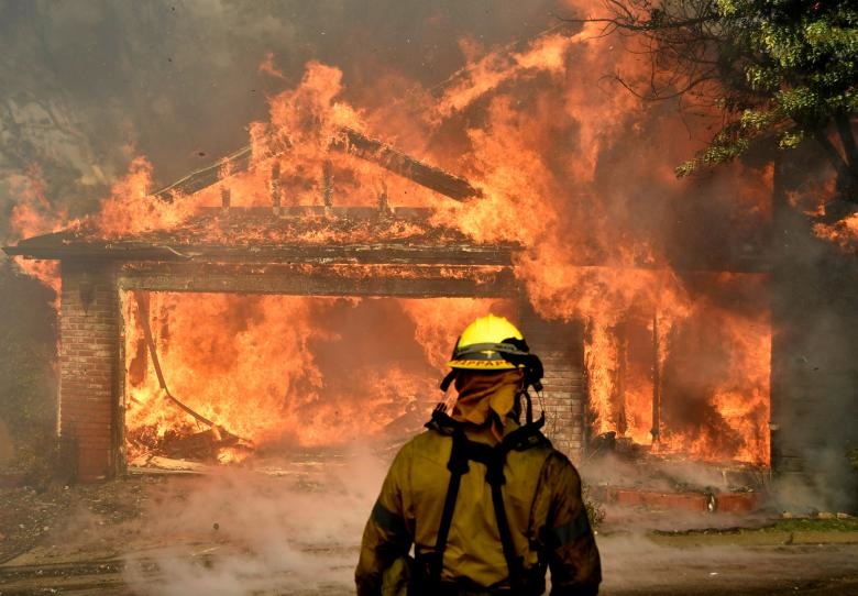 تصاویر | آتش‌سوزی گسترده در مناطق جنگلی جنوب کالیفرنیا